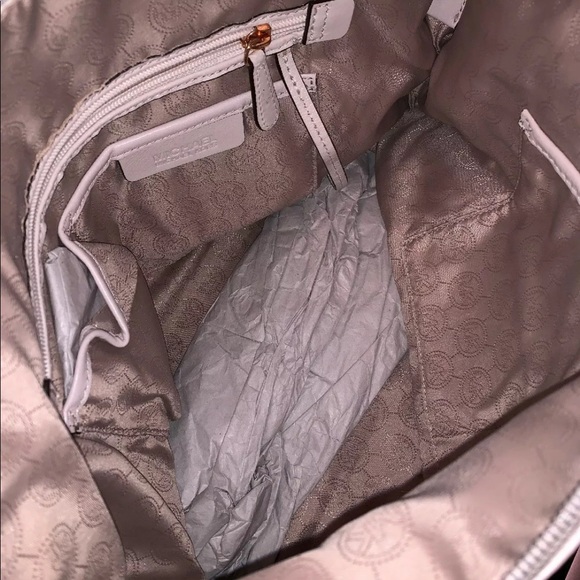 Michael Kors Devon Vanilla Leather Hobo Bag - Picture 8 of 8